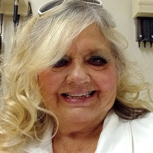 Meet your Posher, Della